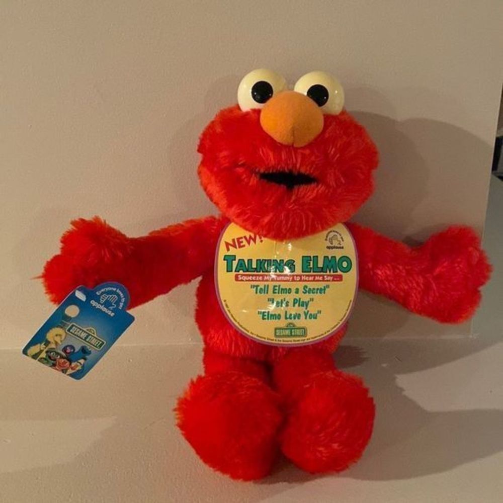 ⭐️BNWT APPLAUSE TALKING ELMO